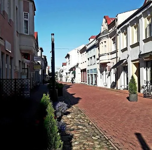 Ohtu Poik Majutus * Parnu